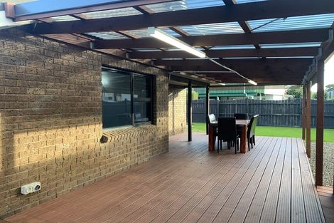 Photo of property in 16 Frank Evans Place, Henderson, Auckland, 0610