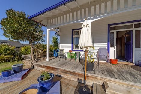 Photo of property in 18 Francis Drake Street, Waipukurau, 4200