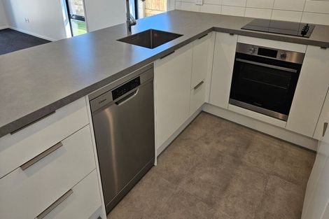 Photo of property in 5a Massey Street, Westown, New Plymouth, 4310