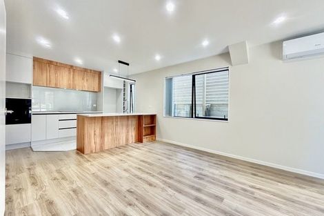 Photo of property in 8a Nandana Drive, Glen Eden, Auckland, 0602