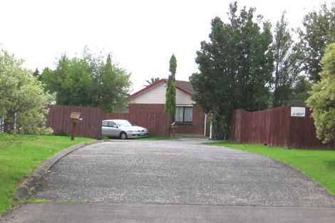 Photo of property in 2/8 Miriam Corban Heights, Henderson, Auckland, 0612