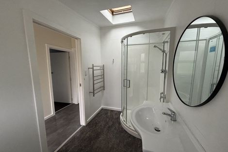Photo of property in 2 Te Pari Pari Road, Pukerua Bay, 5026