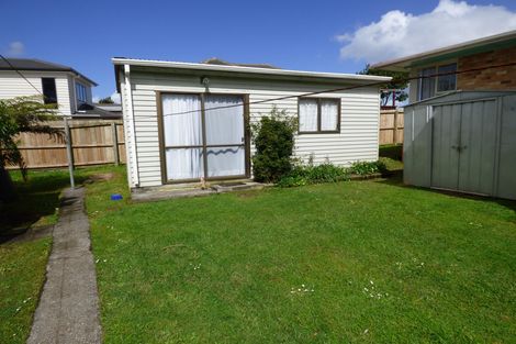 Photo of property in 11 Lloyd Avenue, Papatoetoe, Auckland, 2025