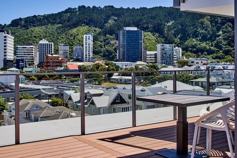 Photo of property in Endeavour Apartments, 125u1 Thorndon Quay, Pipitea, Wellington, 6011