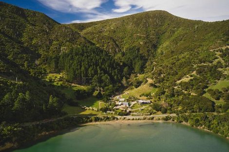 Photo of property in 3582 Kenepuru Road, Black Rock, Picton, 7282