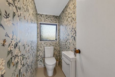 Photo of property in 12 Ridgewood Drive, Ridgewood, New Plymouth, 4371