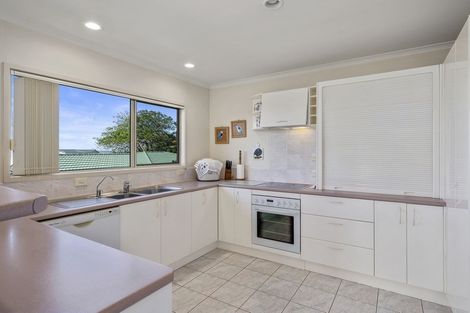 Photo of property in 2/18 Ngahere Views, Orewa, 0931