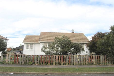 Photo of property in 30 Ross Crescent, Fairfield, Hamilton, 3214