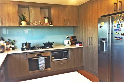Photo of property in 9 Trotting Terrace, Fairview Heights, Auckland, 0632