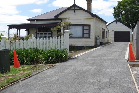Photo of property in 194d Wellington Street, Pukekohe, 2120