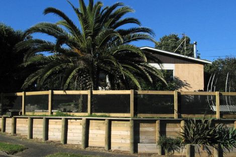 Photo of property in 10 Kawau Grove, Waikanae Beach, Waikanae, 5036