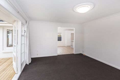 Photo of property in 94 Avondale Road, Avondale, Christchurch, 8061