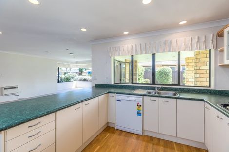 Photo of property in 64 Longford Park Drive, Takanini, 2112