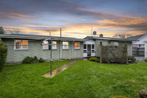 Photo of property in 15 Ostend Place, Avonhead, Christchurch, 8042