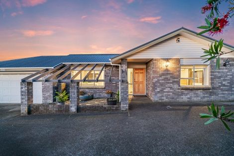 Photo of property in 8 Rarahu Place, The Gardens, Auckland, 2105