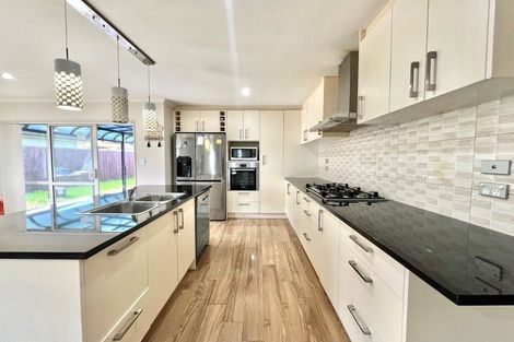 Photo of property in 15 Yatterina Avenue, Takanini, 2112