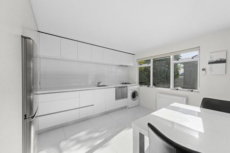 Photo of property in 59 Gilbert Street, New Plymouth, 4310
