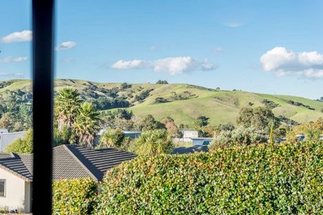 Photo of property in 80 Cabeleigh Drive, Helensville, 0800