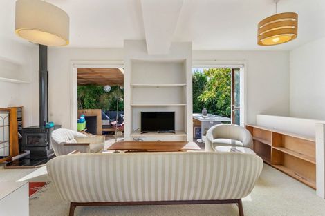 Photo of property in 20 Harrybrook Road, Green Bay, Auckland, 0604