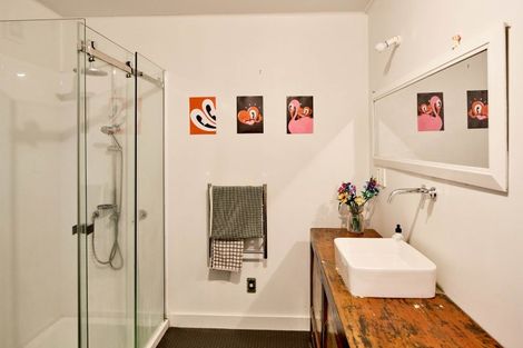 Photo of property in 10 Travancore Street, Island Bay, Wellington, 6023