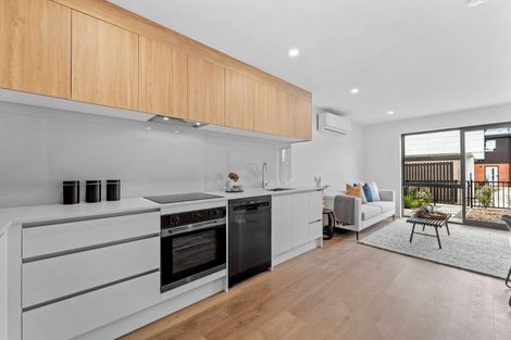 Photo of property in 339 Glengarry Road, Glen Eden, Auckland, 0602