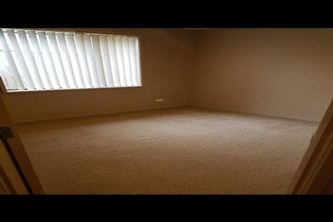 Photo of property in 33 Plumley Crescent, Mangere, Auckland, 2022