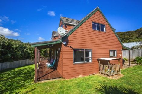 Photo of property in 9 Seagull Place, Whitby, Porirua, 5024