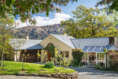 Photo of property in 30 Beacon Point Road, Wanaka, 9305