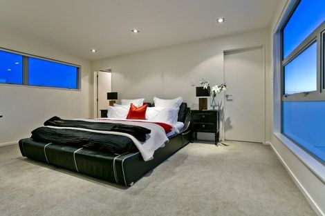 Photo of property in 5 Kilear Close, Pinehill, Auckland, 0632