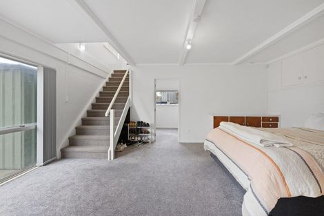 Photo of property in 18 Borrowdace Avenue, Botany Downs, Auckland, 2010