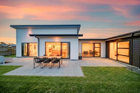 Photo of property in 49 Watkins Drive, Rangiora, 7400