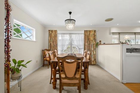 Photo of property in 27 Miro Road, Mangere Bridge, Auckland, 2022
