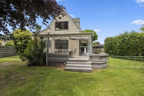 Photo of property in 19 Irwin Place, Kinloch, Taupo, 3377