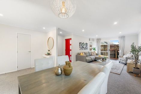 Photo of property in 10a Tomintoul Place, Highland Park, Auckland, 2010