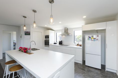 Photo of property in 24 Macdonald Heights, Feilding, 4702