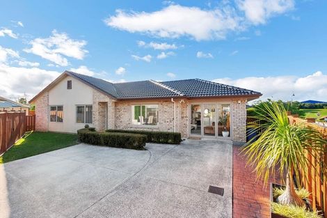 Photo of property in 15 Russett Grove, Henderson, Auckland, 0612