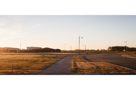 Photo of property in 9 Tutira Place, Poraiti, 4112