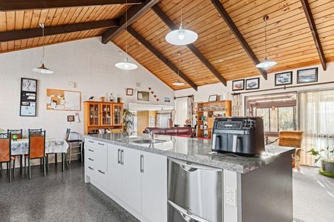 Photo of property in 1 Airedale Place, Waitara, 4320