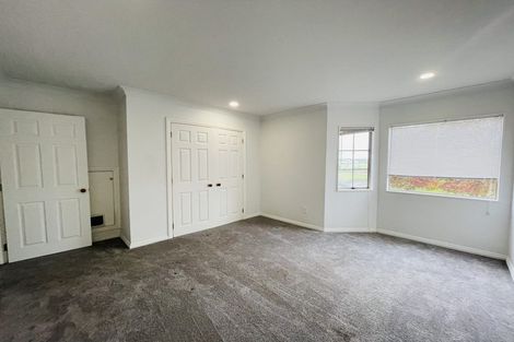 Photo of property in 11 Bream Revel Way, Karaka, Papakura, 2580