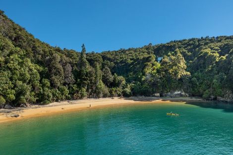 Photo of property in 180 Tokongawa Drive, Kaiteriteri, Motueka, 7197