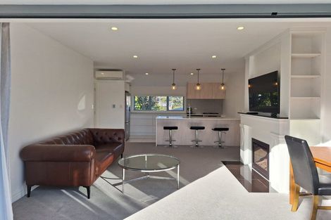 Photo of property in 1/52 Fendalton Road, Fendalton, Christchurch, 8014