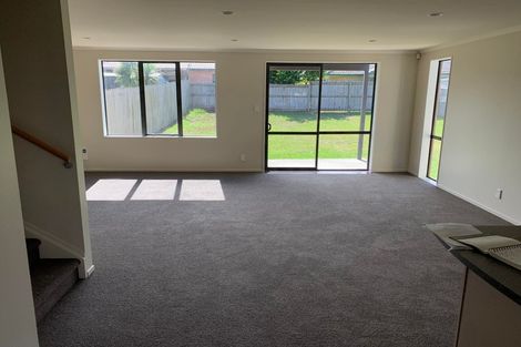 Photo of property in 16 Secoia Crescent, Mangere, Auckland, 2022