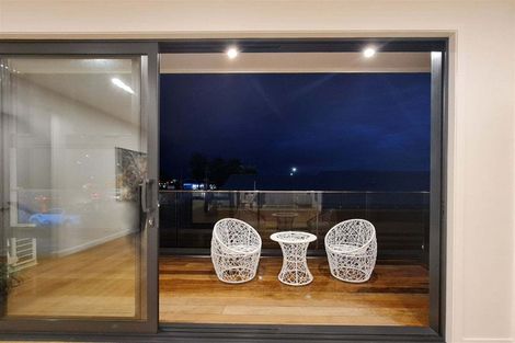 Photo of property in 952b East Coast Road, Northcross, Auckland, 0632