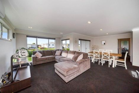 Photo of property in 33 Kamahi Avenue, Hawera, 4610