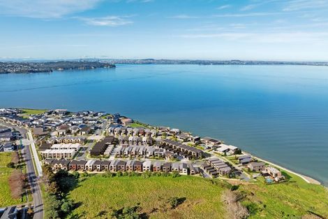 Photo of property in 25 Harbourside Parade, Hobsonville, 0616
