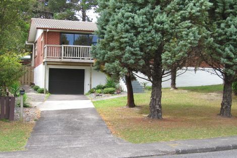 Photo of property in 19 Castleford Street, Green Bay, Auckland, 0604