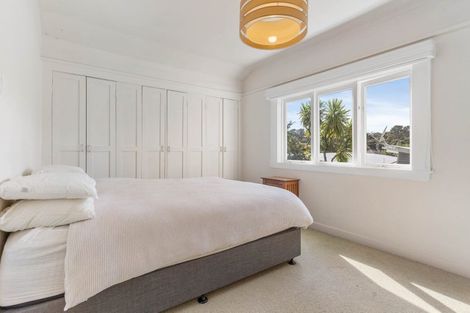 Photo of property in 20 Harrybrook Road, Green Bay, Auckland, 0604