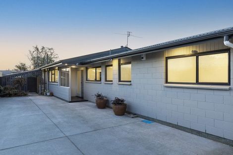 Photo of property in 10 Westerleigh Street, Bishopdale, Christchurch, 8053