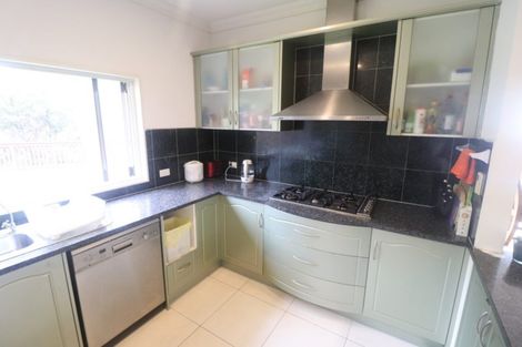 Photo of property in 36 Newbury Place, Schnapper Rock, Auckland, 0632