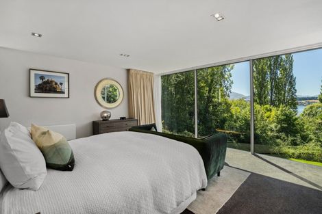 Photo of property in 10 Tapley Paddock, Wanaka, 9305